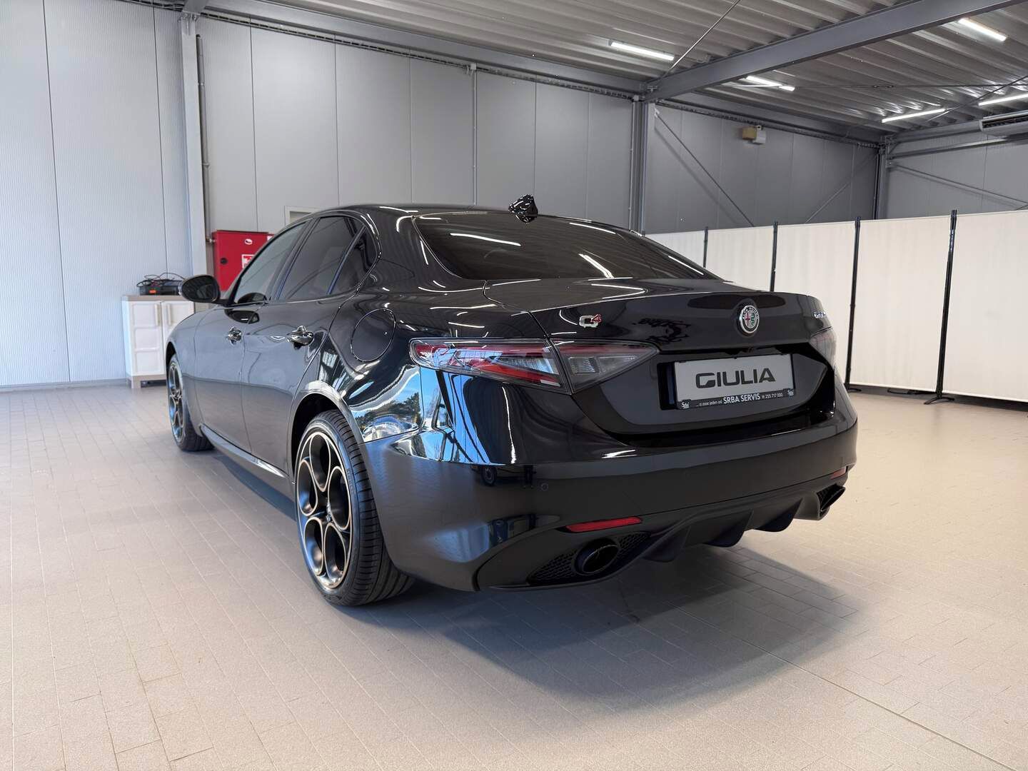 Alfa Romeo Giulia, 2.0 Turbo 280k AT8 AWD INTENSA - fotka 3