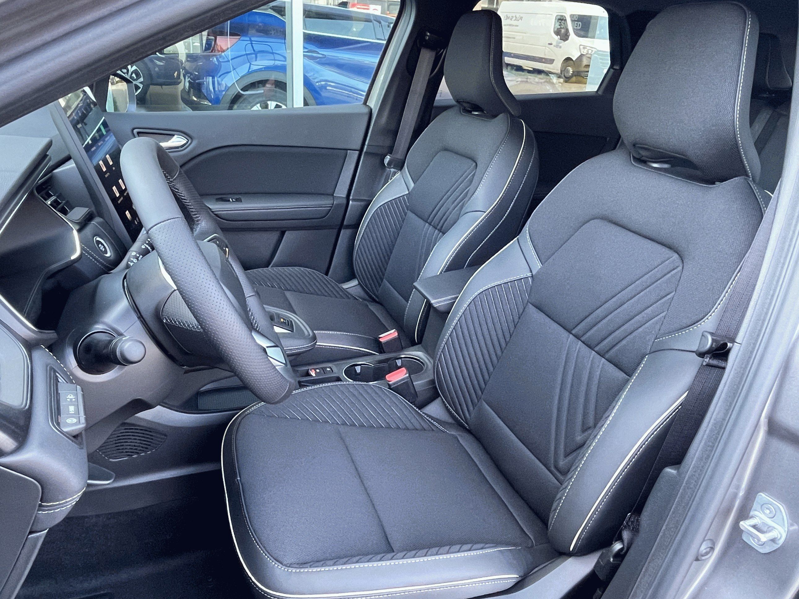 Renault Symbioz, E-Tech full hybrid 160 Iconic - fotka 5