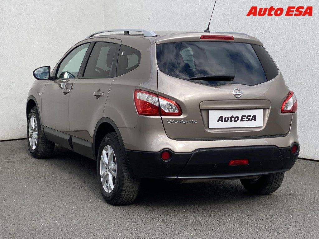 Nissan Qashqai, 1.6 +2 - fotka 6