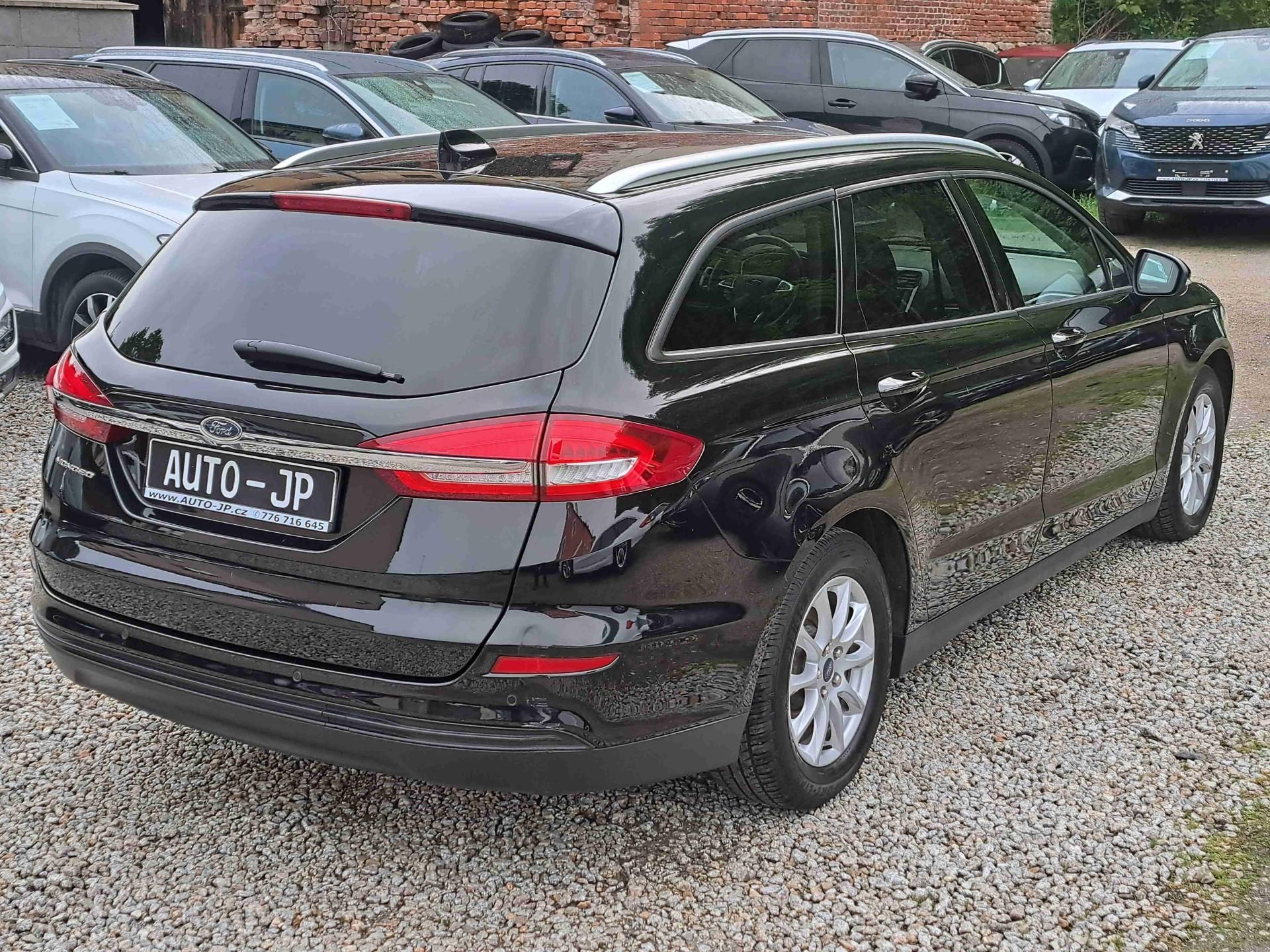 Ford Mondeo, 2,0 D automat 16ALU  PDC  NAVI - fotka 4