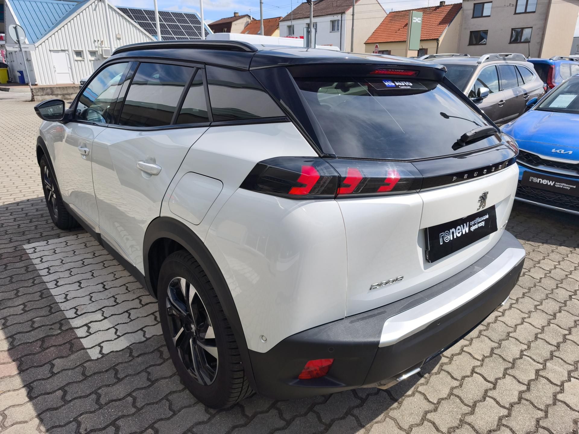 Peugeot 2008, 2020 GT Line 1.2 PT 96kW - fotka 4