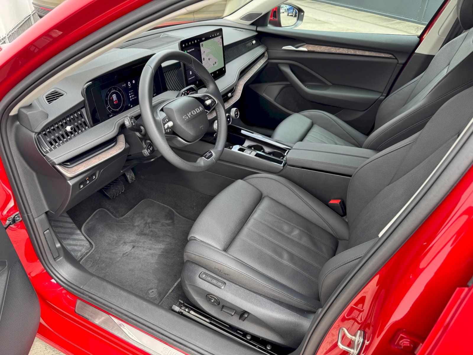 Škoda Superb, Combi DSG 2.0 TDI 110 kW L&K - fotka 6