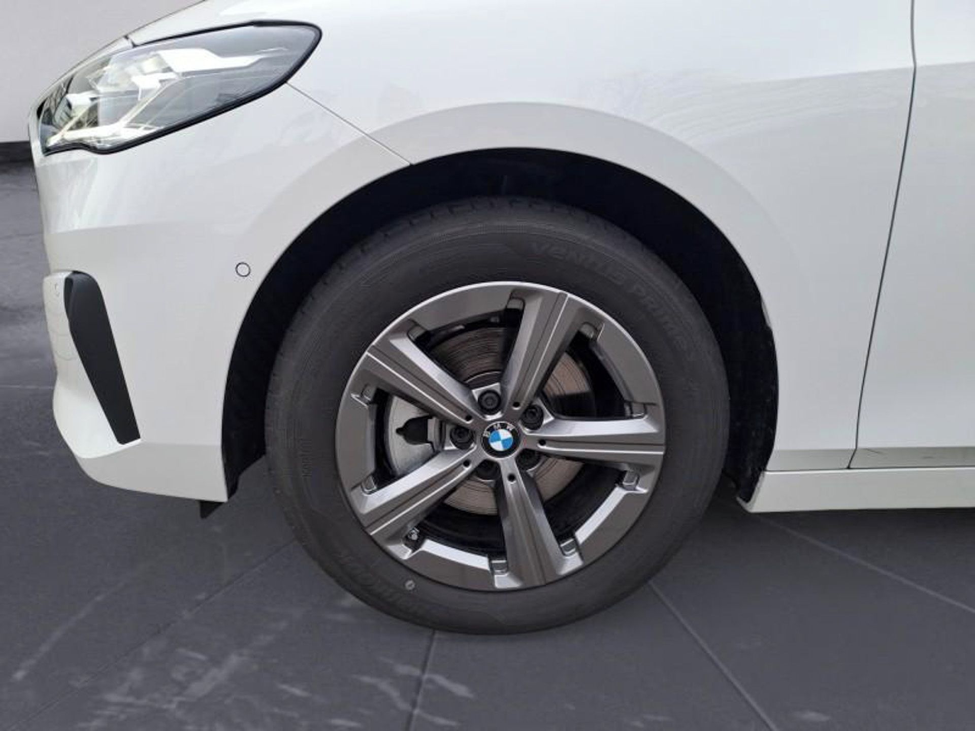 BMW Řada 2, 220i Active Tourer - fotka 4