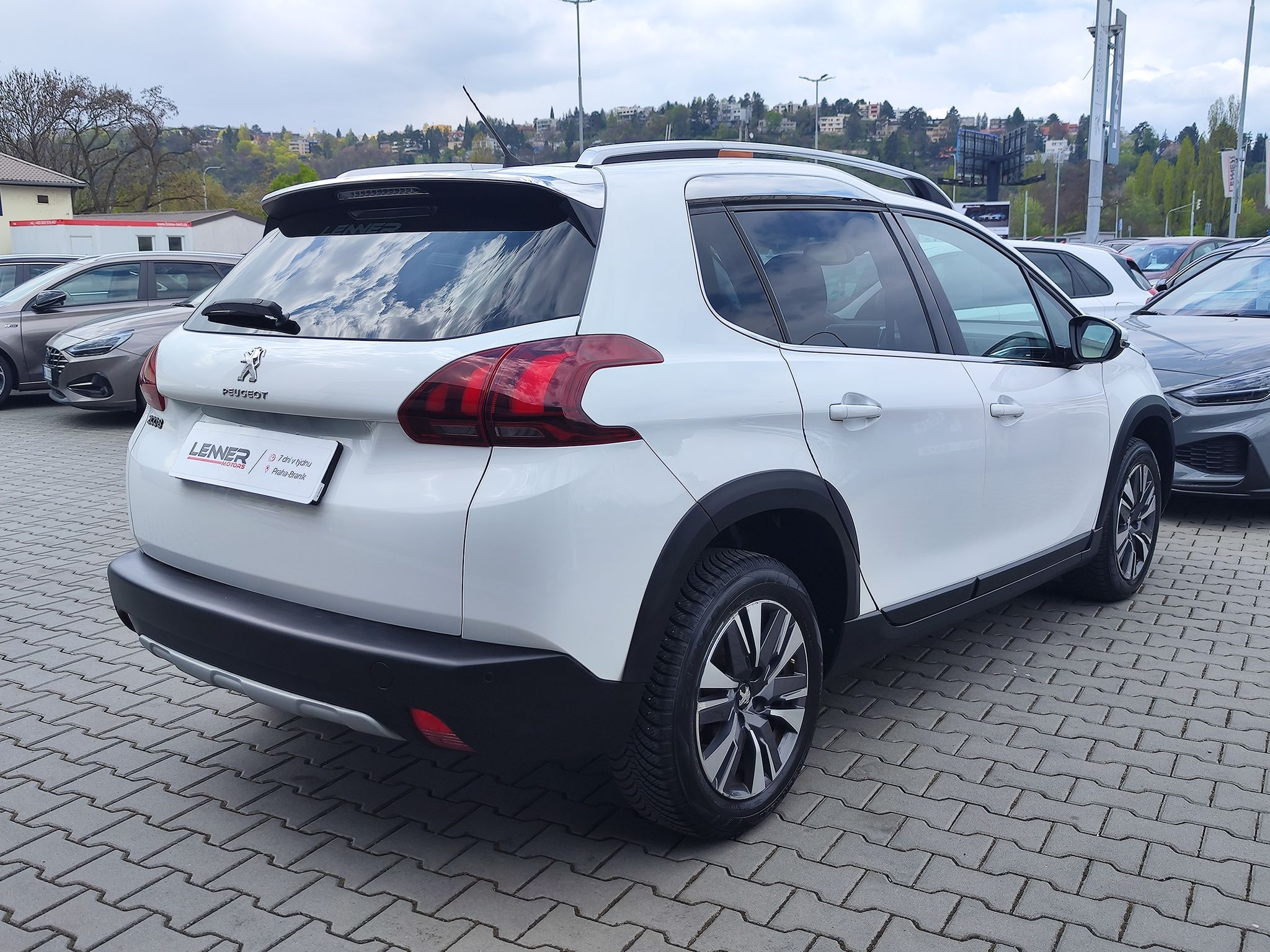 Peugeot 2008, 1.2 Puretech/81kW Allure AT - fotka 5