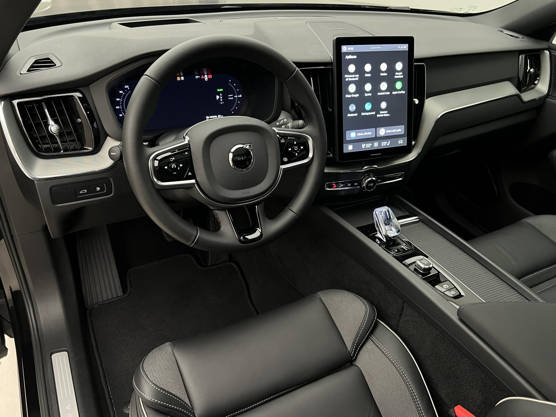 Volvo XC60, T6 AWD RECHARGE BLACK ED. PLUS - fotka 4