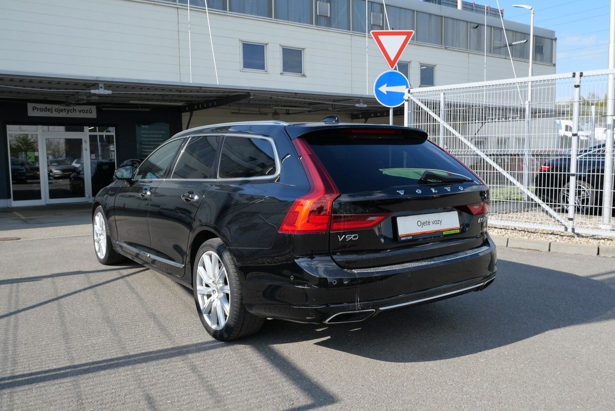 Volvo V90, 2.0 173 kW - fotka 2