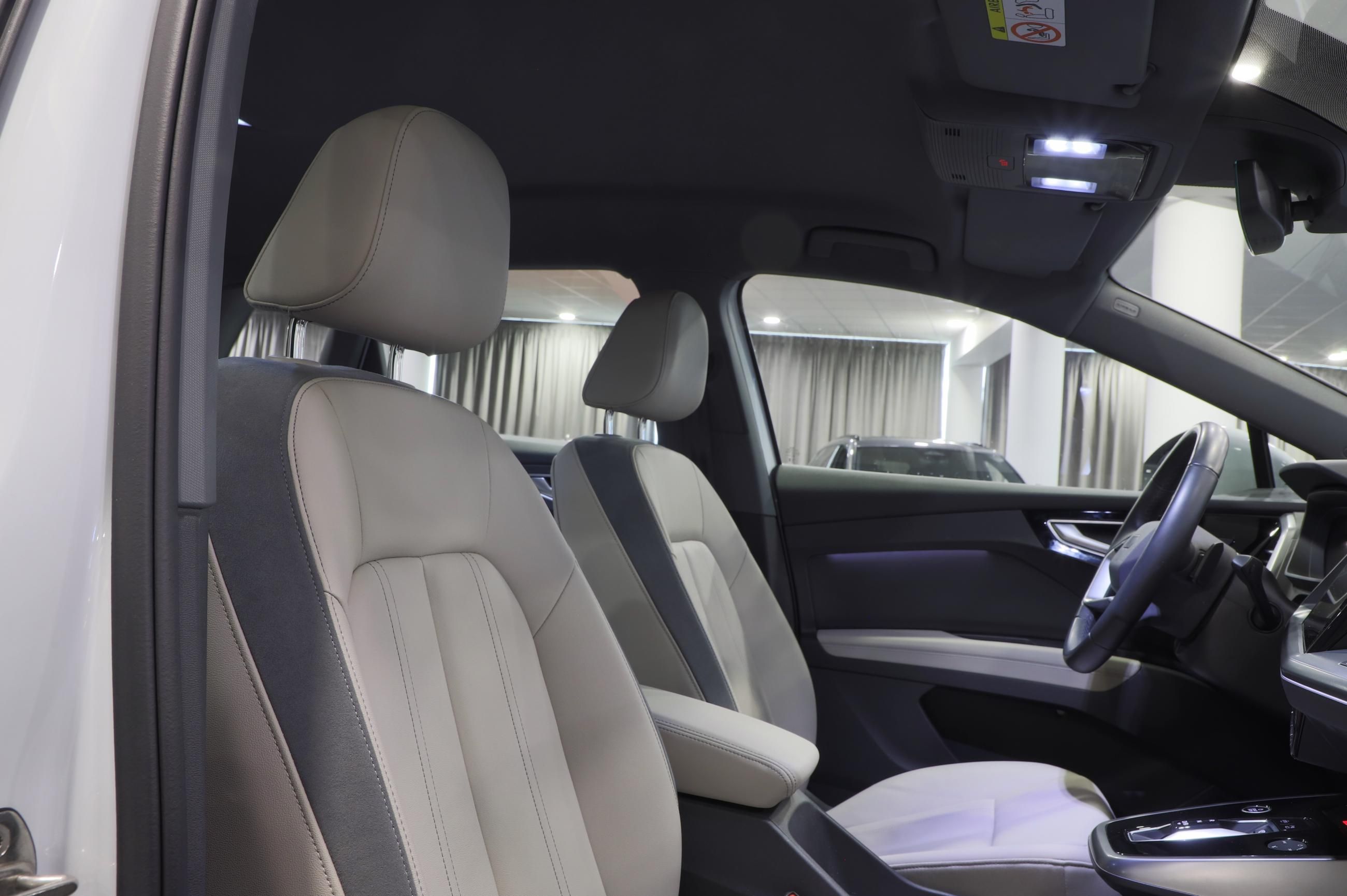 Audi Q4 e-tron, 50 quattro 220kW 4x4 / ALU 19" - fotka 6