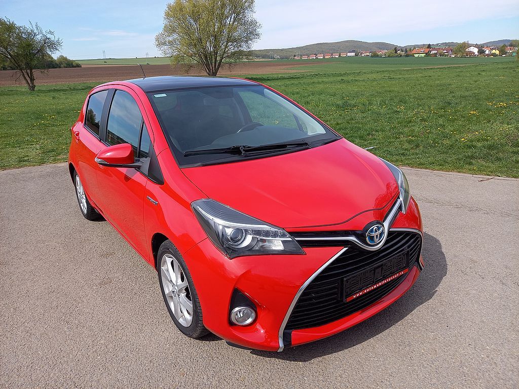 Toyota Yaris, 1,5i Hybrid +SERVIS Toyota TOP - fotka 2
