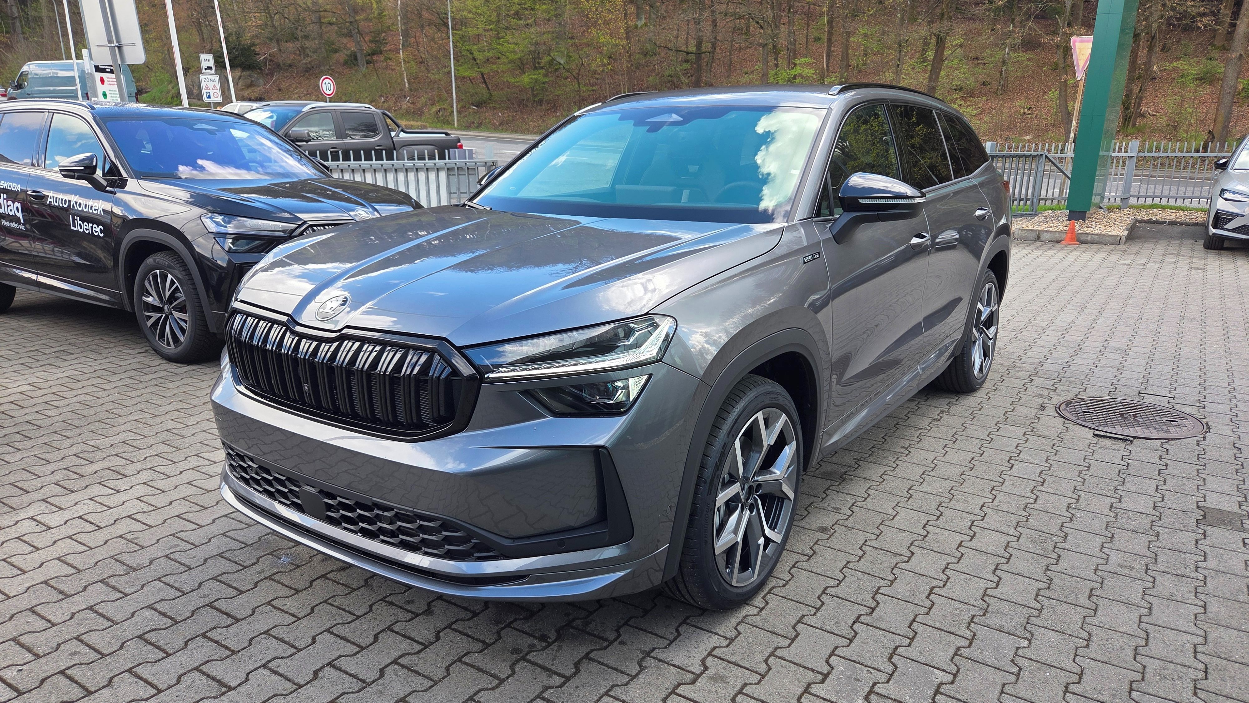 Škoda Kodiaq, Sportline TDI 142 kW DSG 4x4 - fotka 2