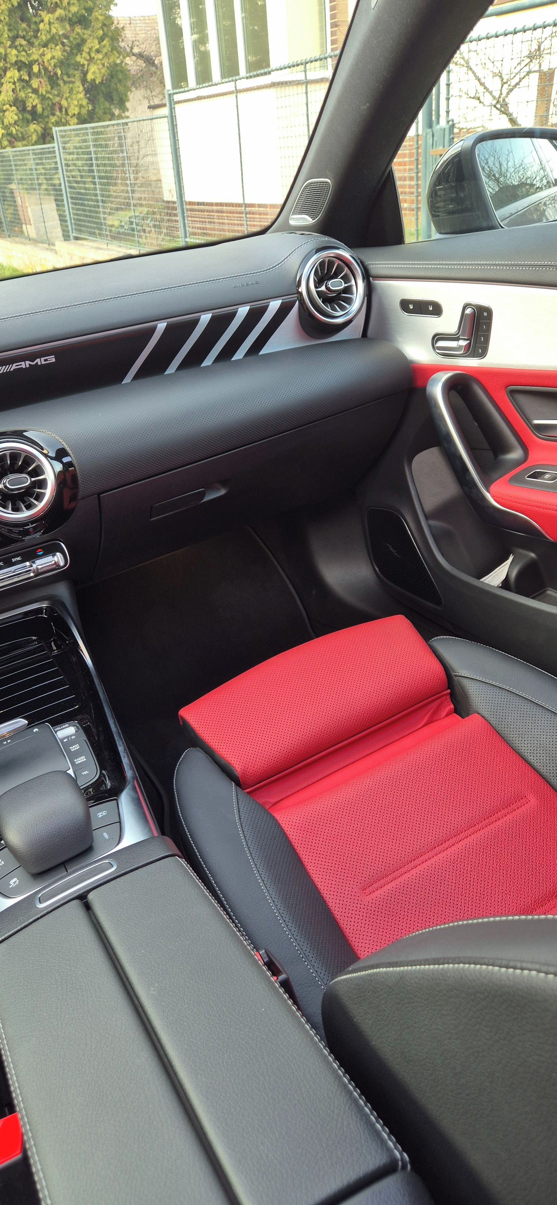 Mercedes-Benz CLA, AMG CLA 45 - fotka 2