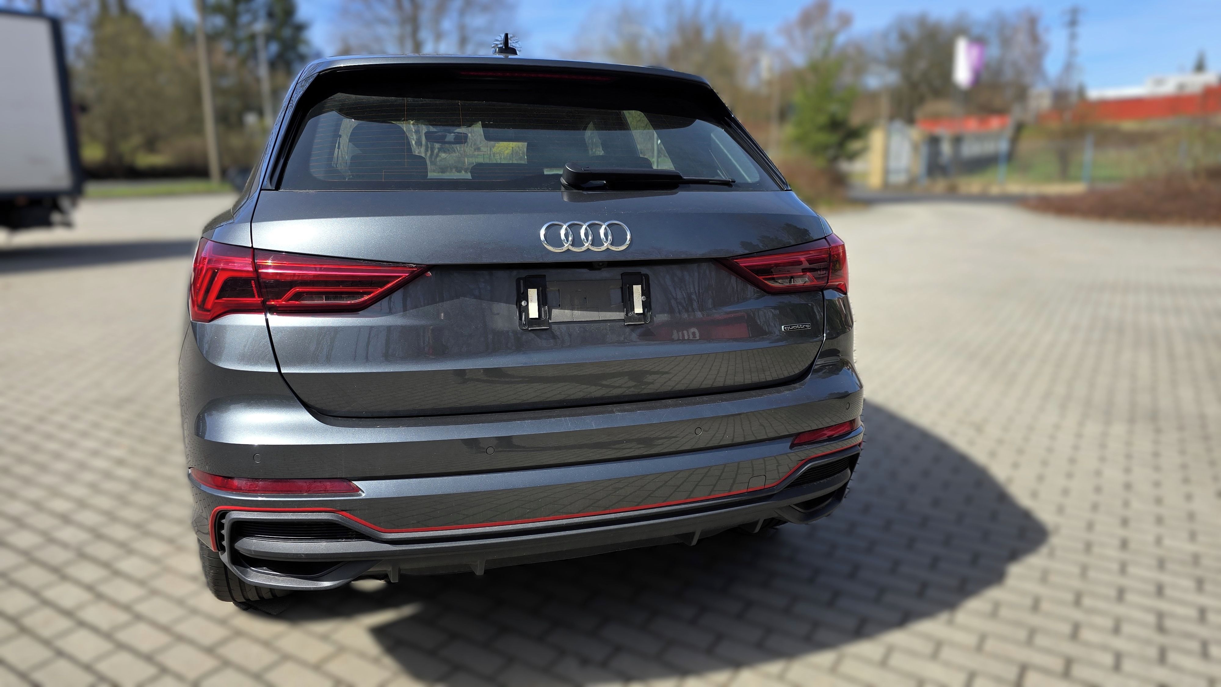 Audi Q3, 35 TDI S-LINE quattro - fotka 6