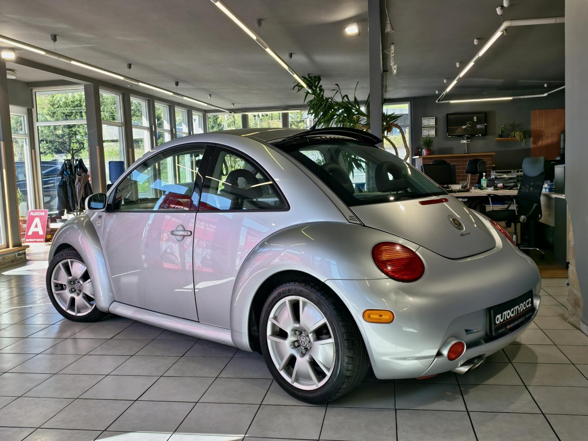 Volkswagen New Beetle, 2.3 V5 125kW SPORT EDITION - fotka 5