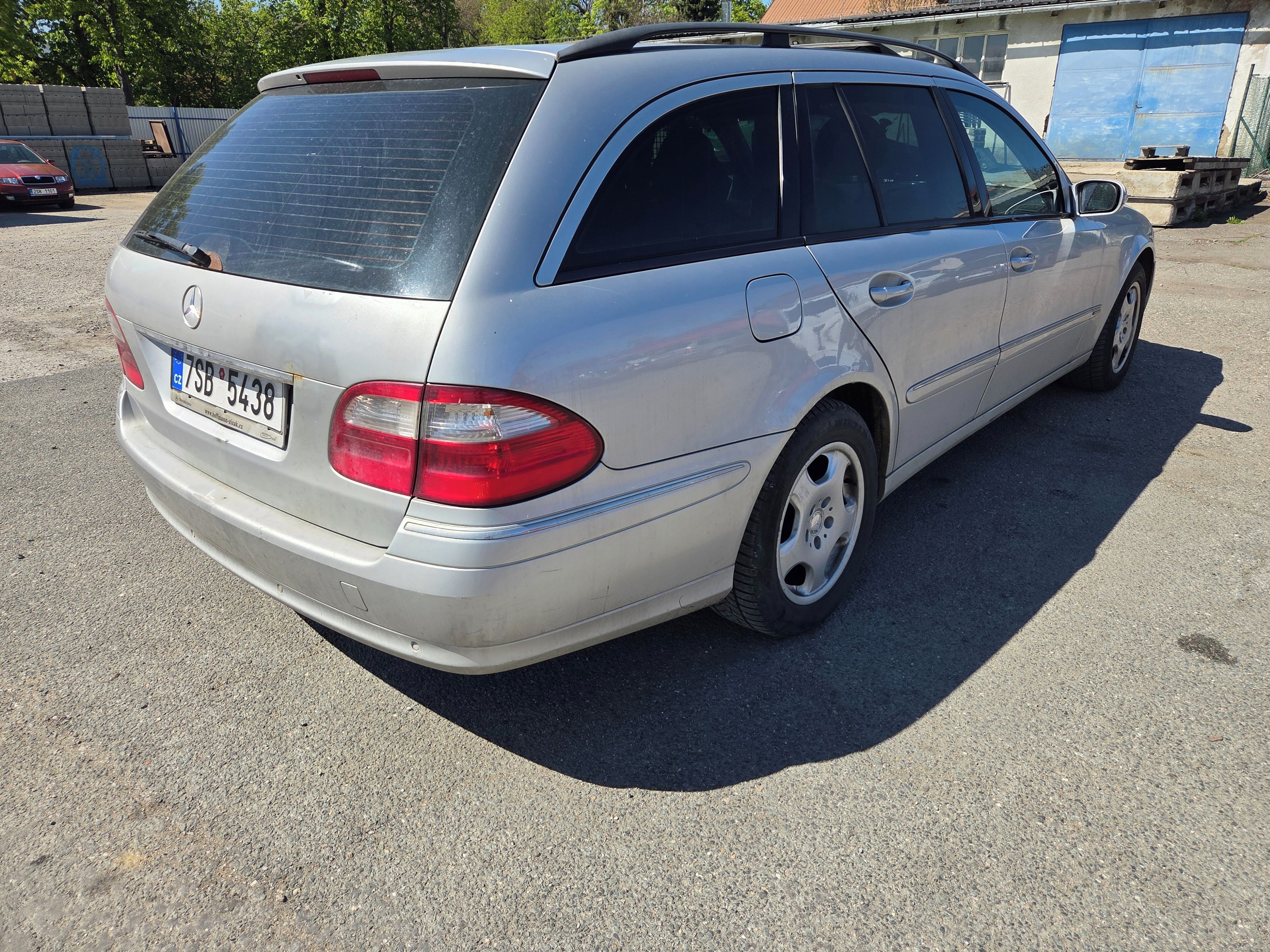 Mercedes-Benz Třídy E, 270 CDI - fotka 3