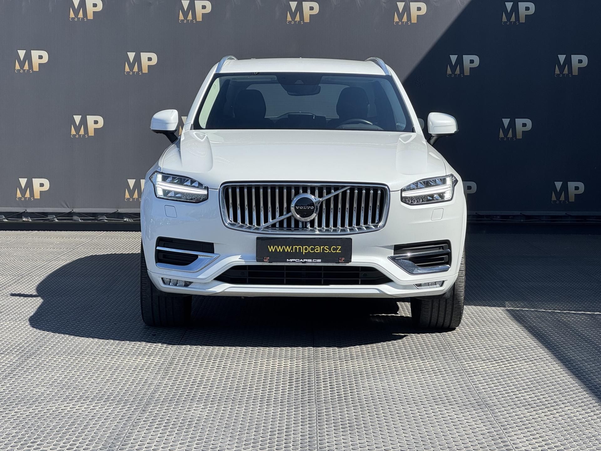 Volvo XC90, 2.0 B5 AWD Inscription, 1. Maj - fotka 2