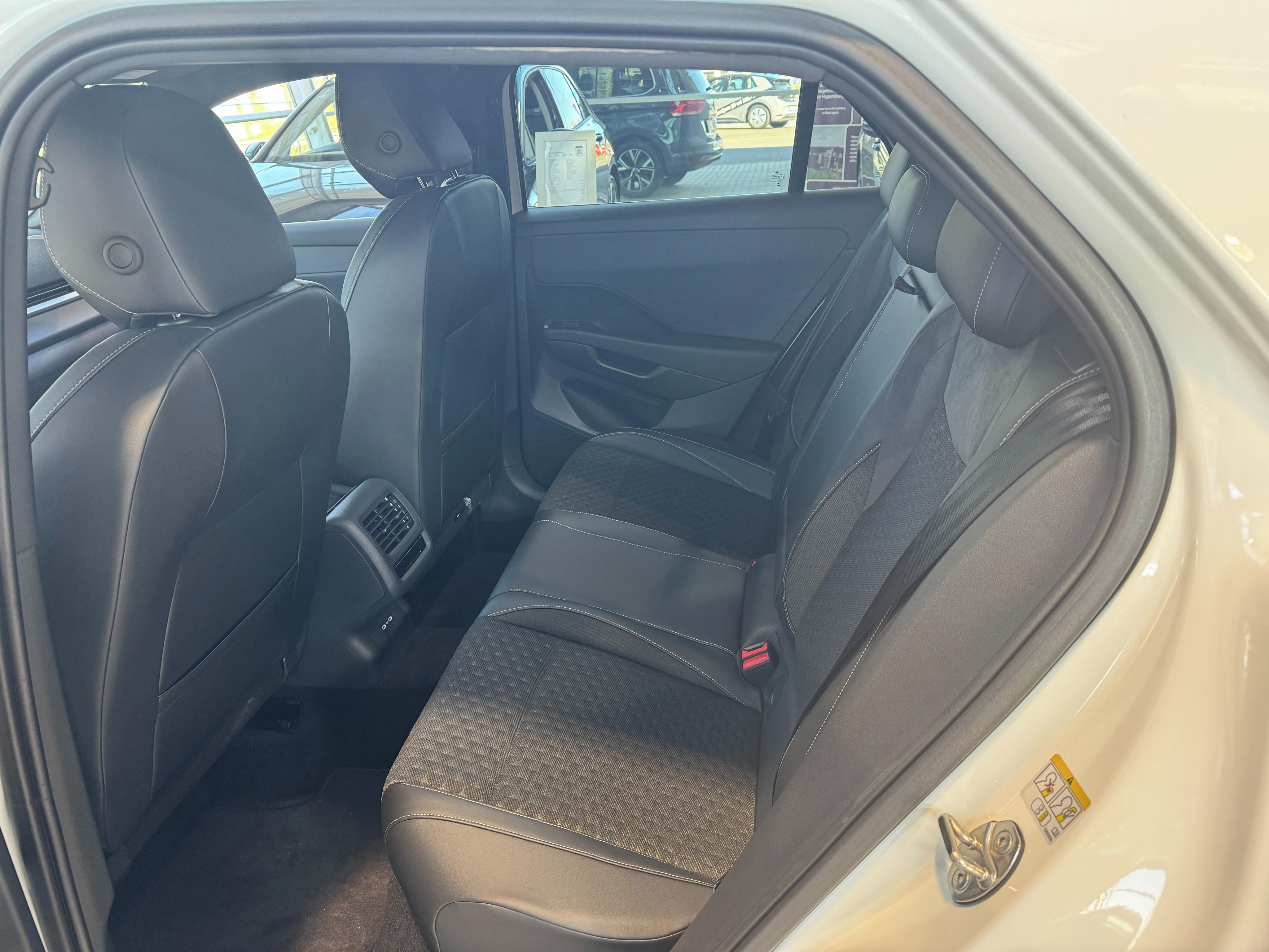 Volkswagen T-Roc, R-Line 1,5 eTSI 110 kW 7DSG - fotka 6