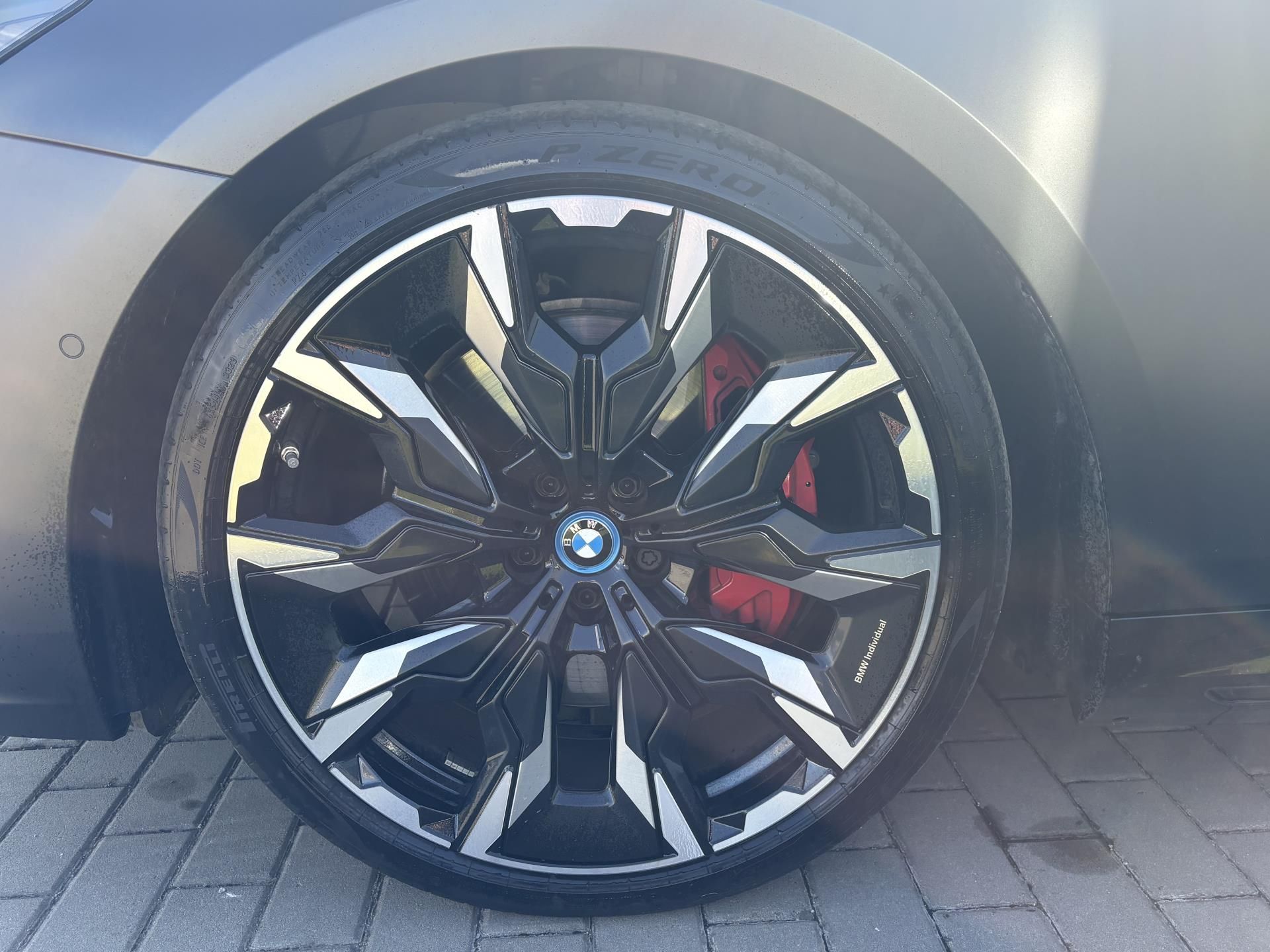 BMW i5, i5 M60 xDrive, 442kw - fotka 3