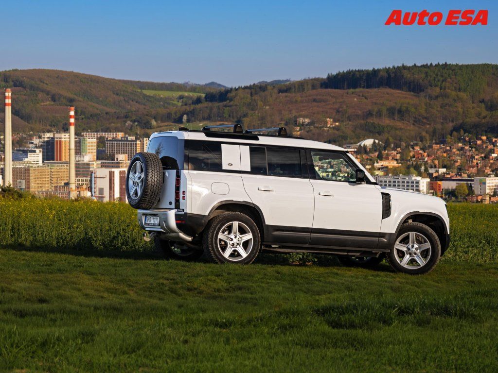 Land Rover Defender, 3.0 D 4x4,2.maj,ČR,AT - fotka 3
