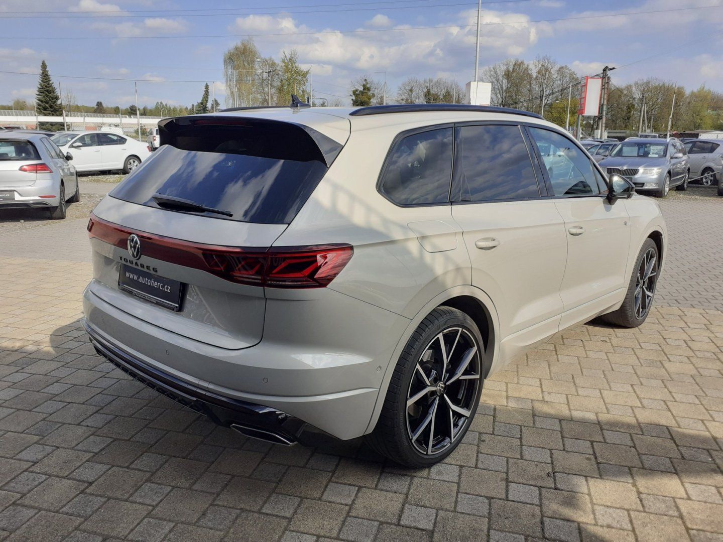 Volkswagen Touareg, 3.0 V 6 TDi R-Line - fotka 4