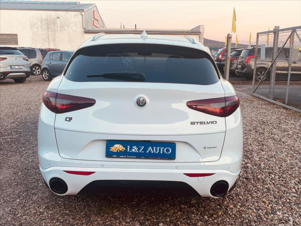 Alfa Romeo Stelvio, 2,1 JTDM  Q4 VELOCE - fotka 5