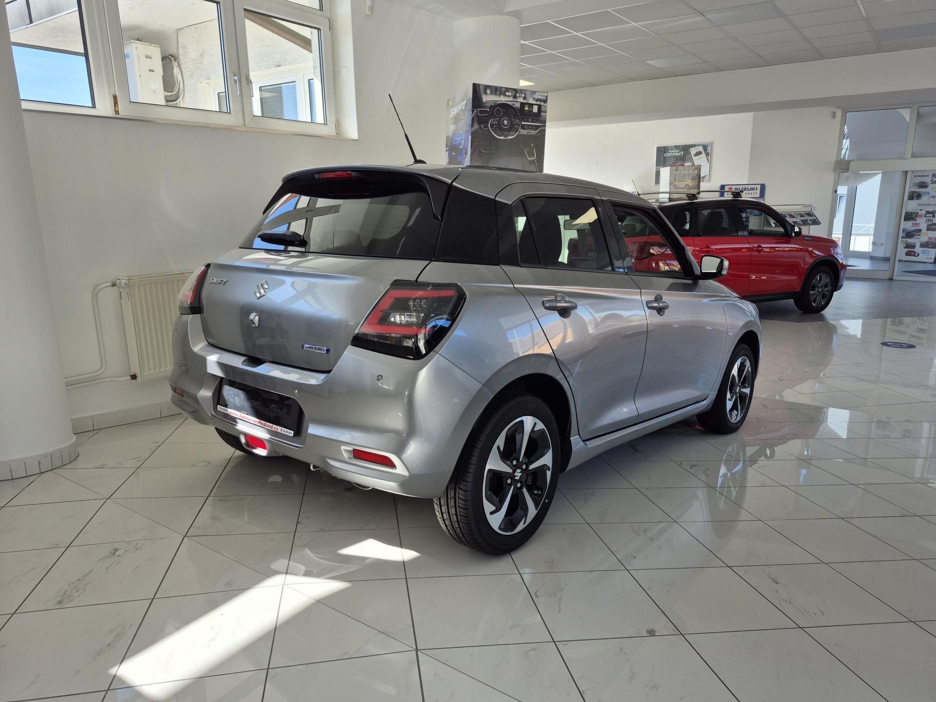 Suzuki Swift, 1,2 ELEGANCE ALLGRIP HYBRID - fotka 3