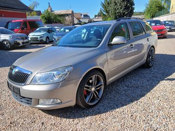 1.4TSi 90KW DSG, Elegance