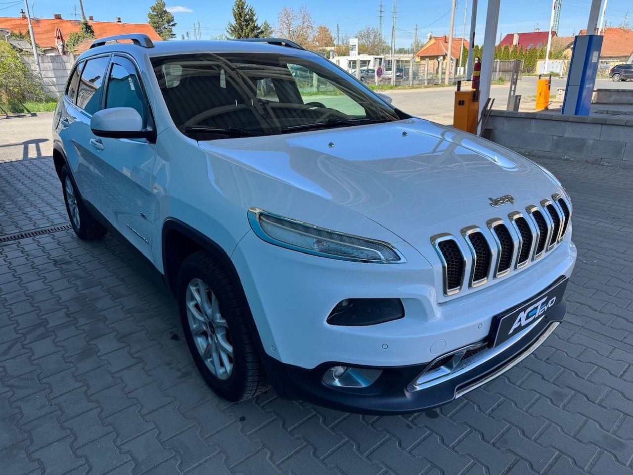 Jeep Cherokee, 2.0 L TD Longitude - fotka 4