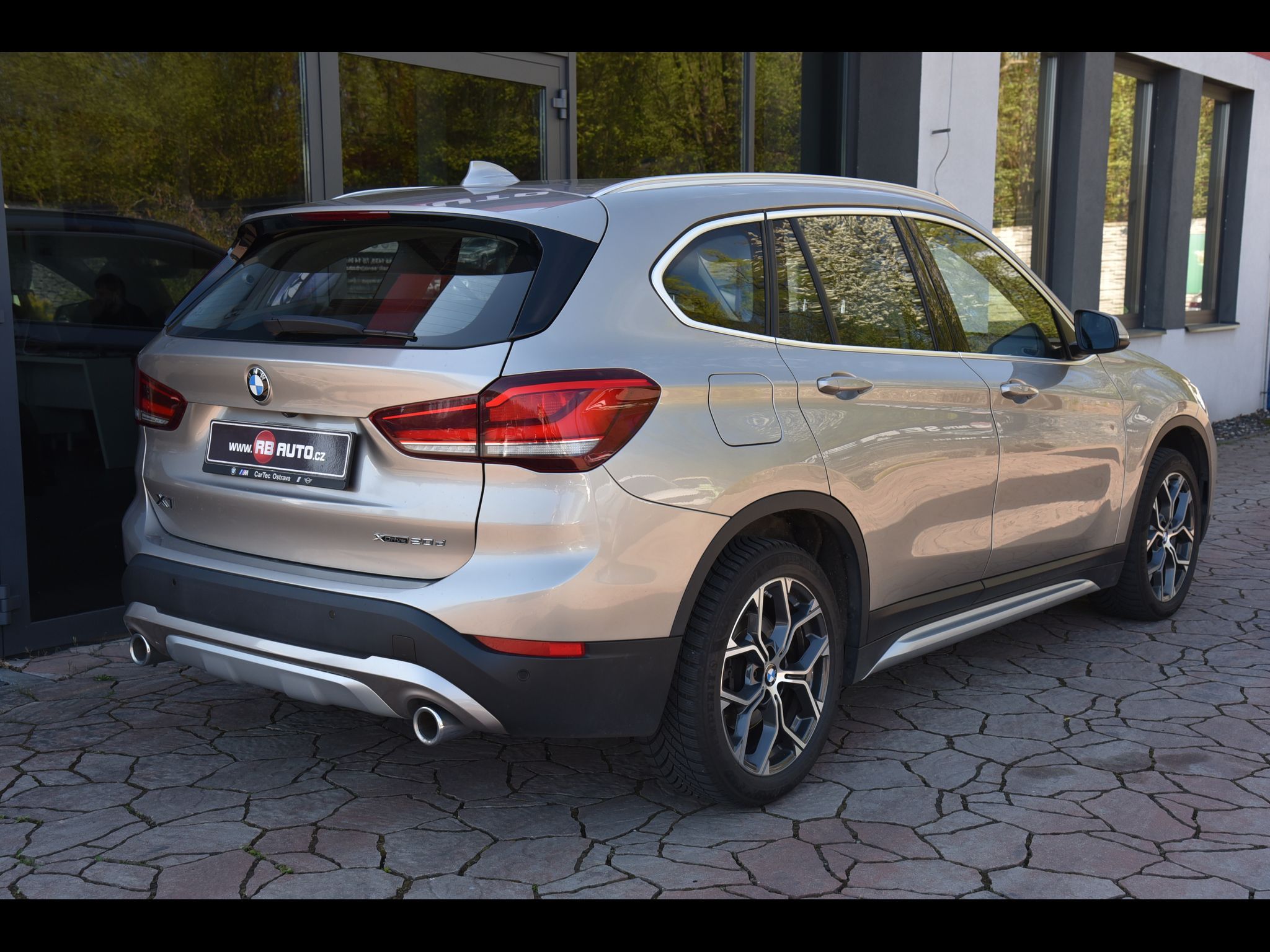 BMW X1, XDRIVE 140kw aut - fotka 6
