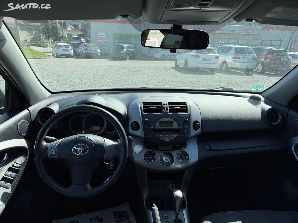 Toyota Rav4, fotka 8