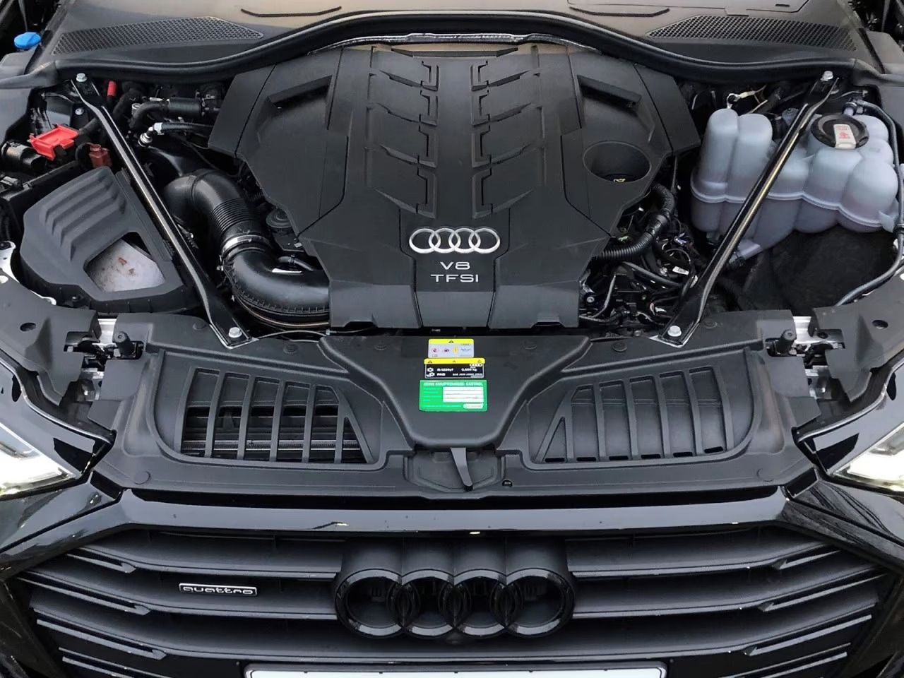 Audi A8, A8 60TFSI Quattro - fotka 6