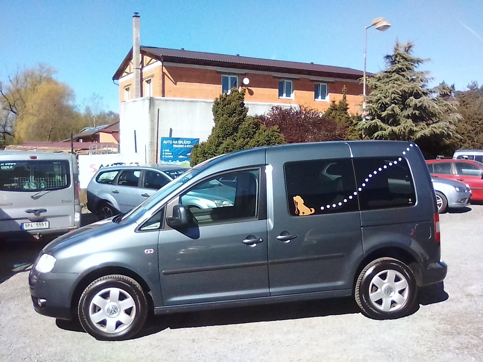Volkswagen Caddy, 1.6i / 75 KW, 2.majitel, závěs - fotka 3