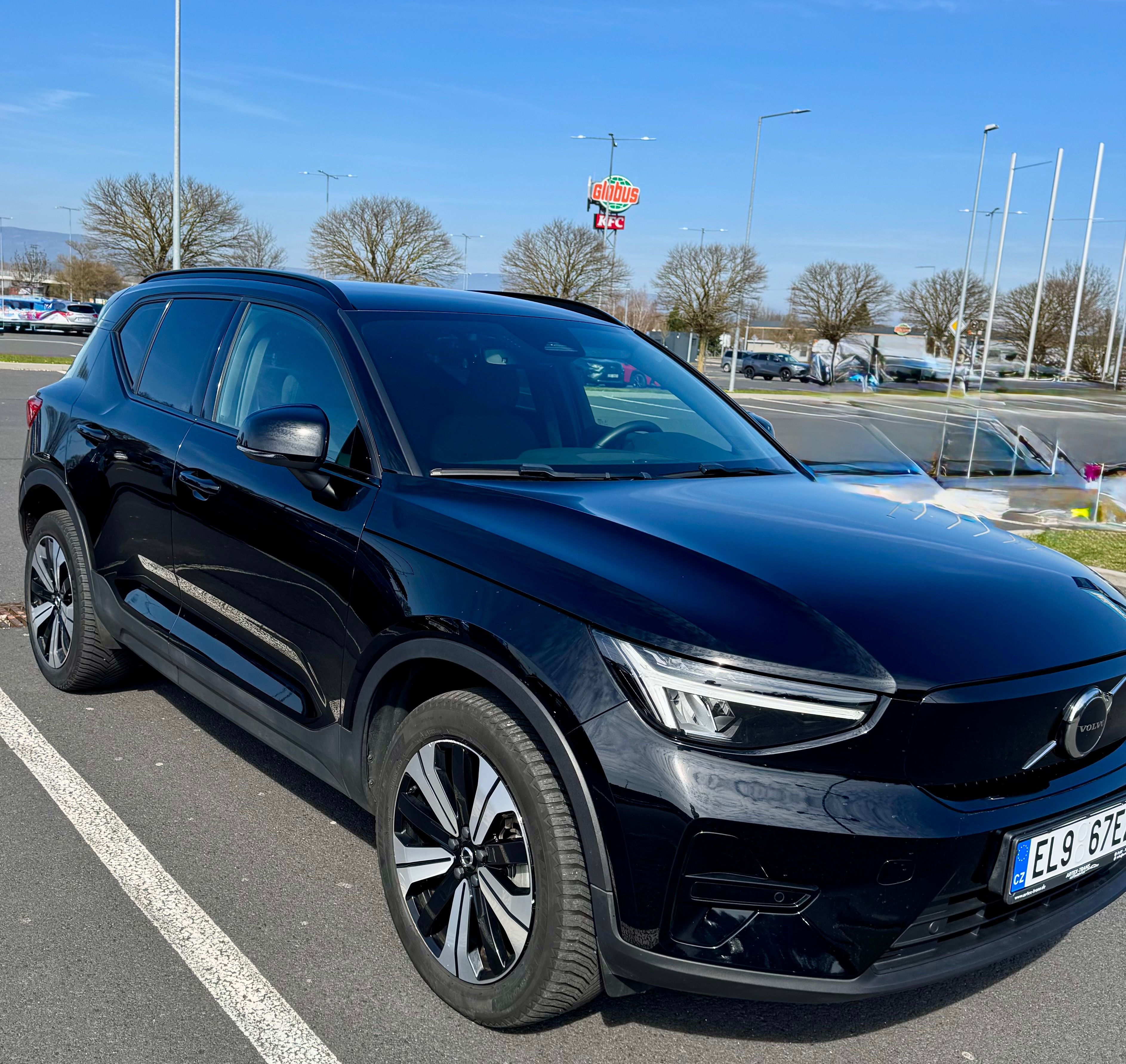 Volvo XC40, Prodám VOLVO XC40 Elektro - fotka 2