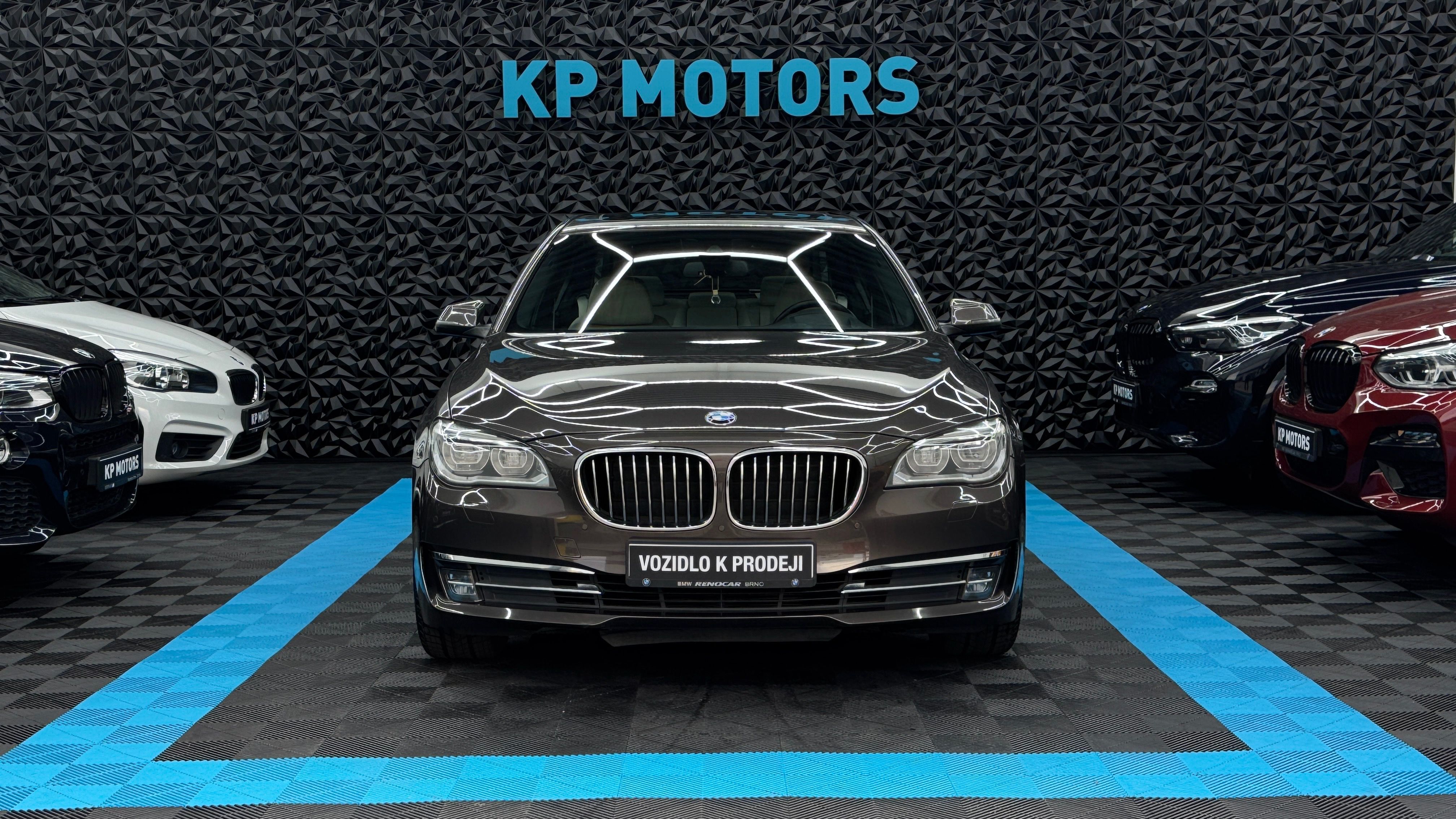 BMW Řada 7, 30d xDrive,ČR,Webasto,LED