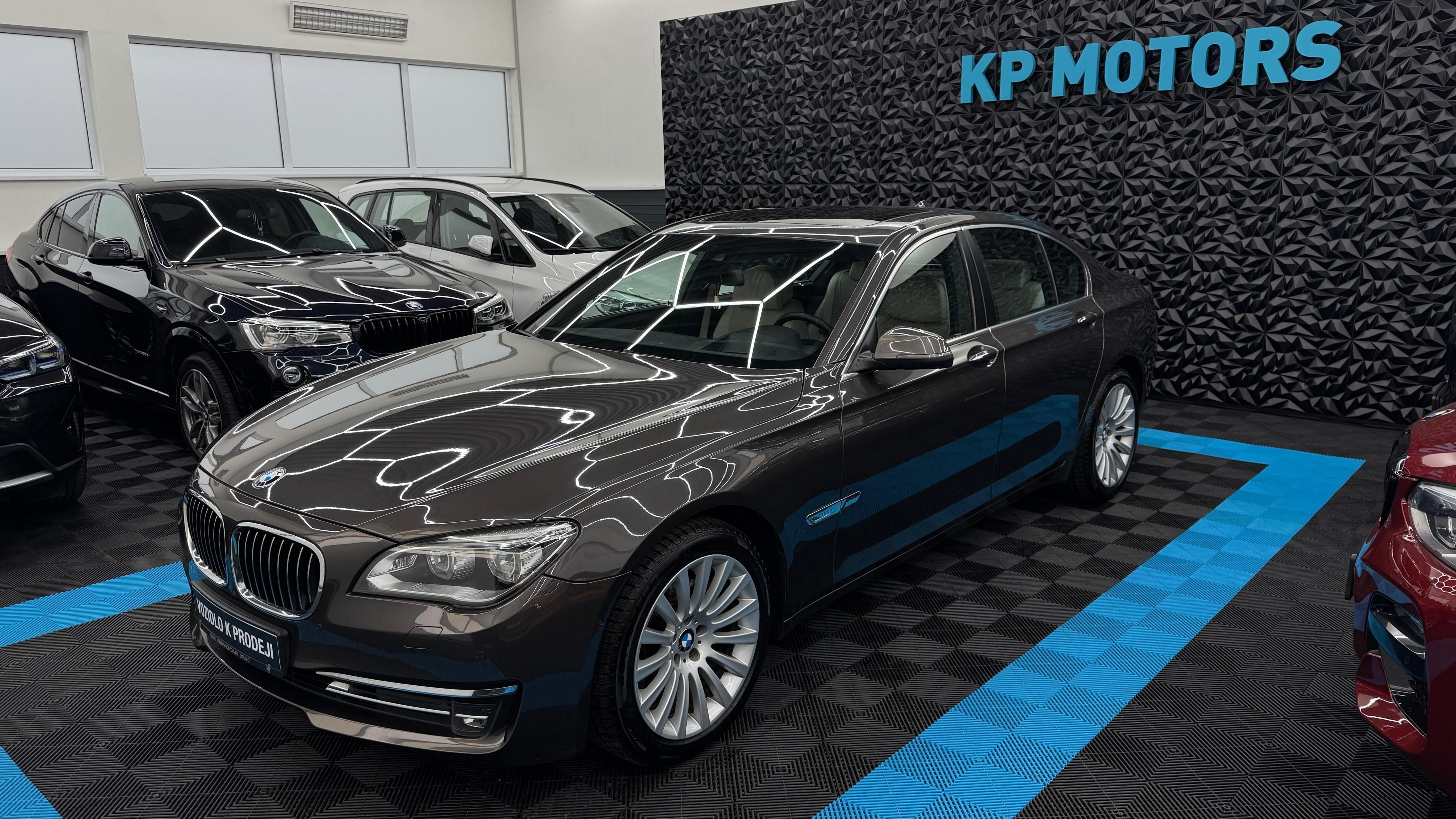 BMW Řada 7, 30d xDrive,ČR,Webasto,LED - fotka 3