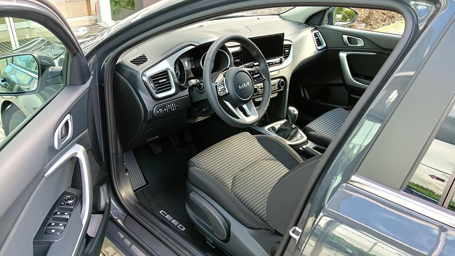 Kia Cee´d, SW 1.5 T-GDi TOP  MY25 - fotka 4