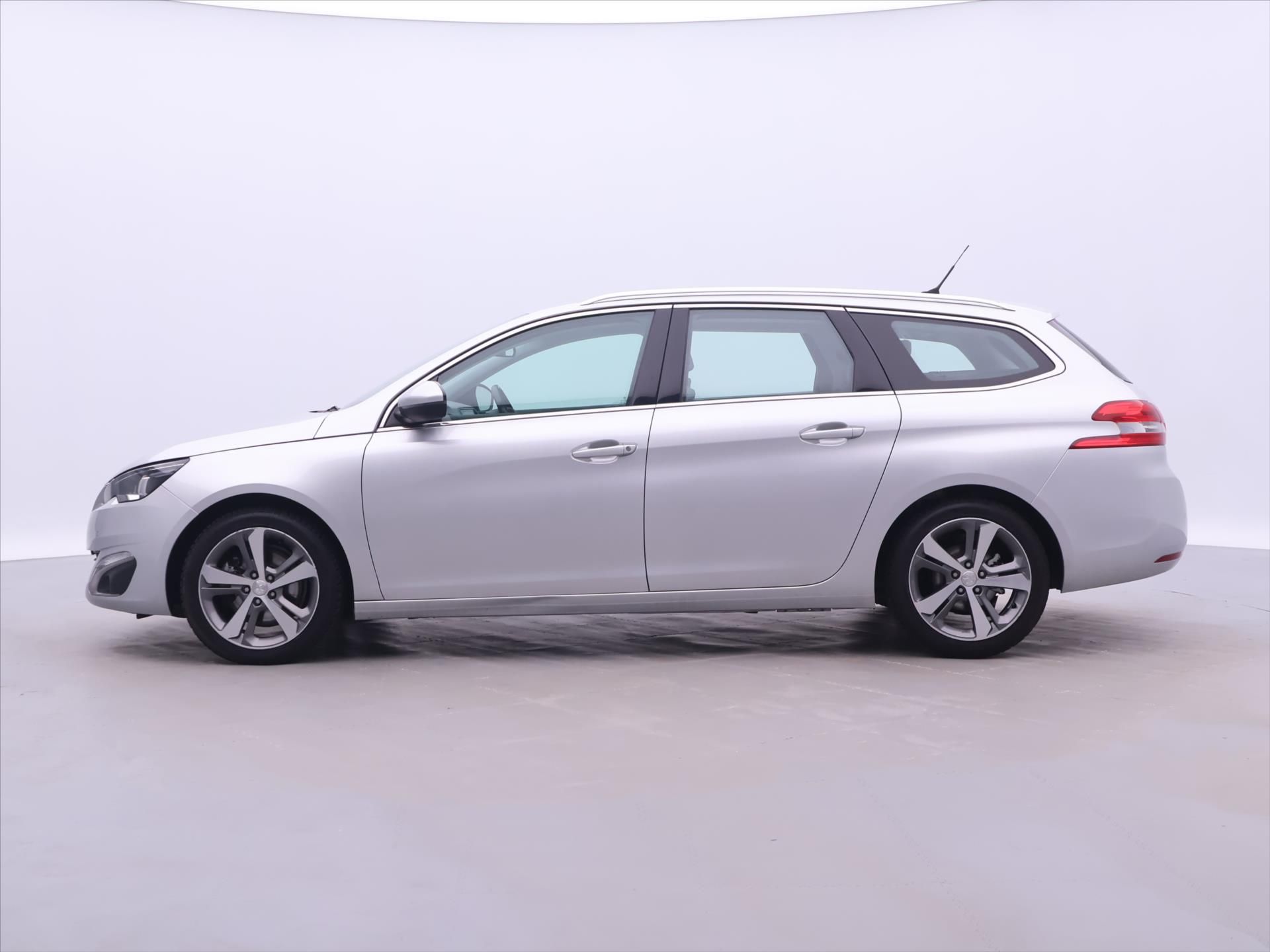 Peugeot 308, 2,0 BlueHDI 110kW Aut. Allure - fotka 4