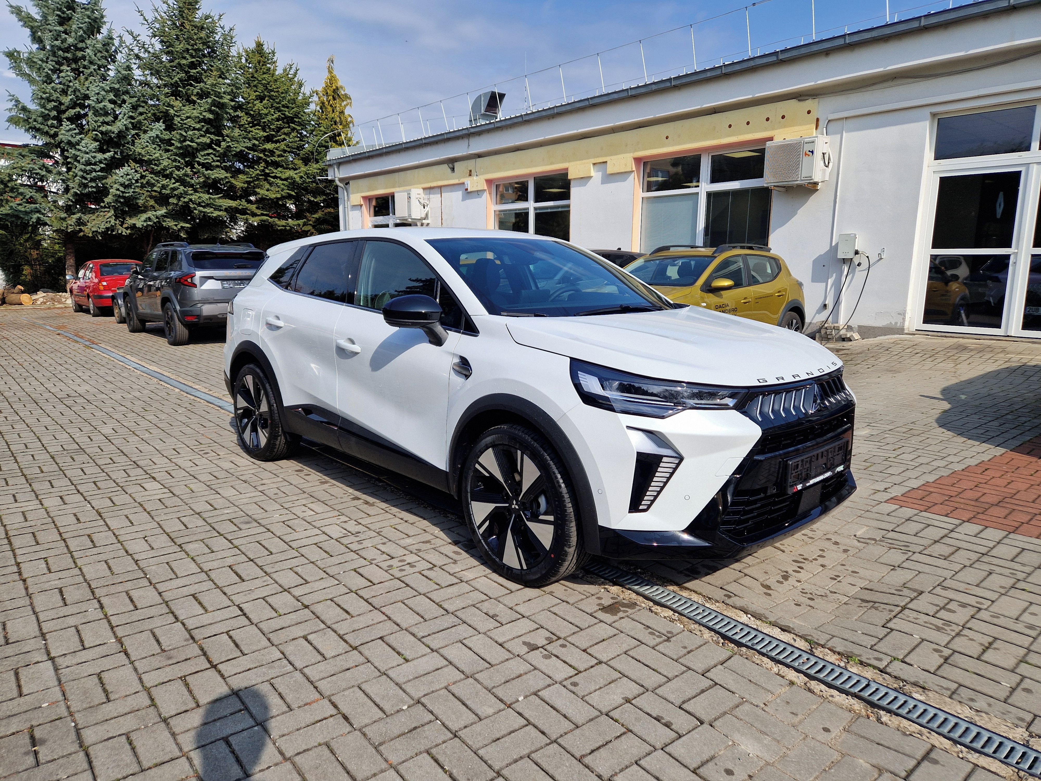 Mitsubishi Grandis, Intense+ 1.3 DI-T MHEV 104kW - fotka 6