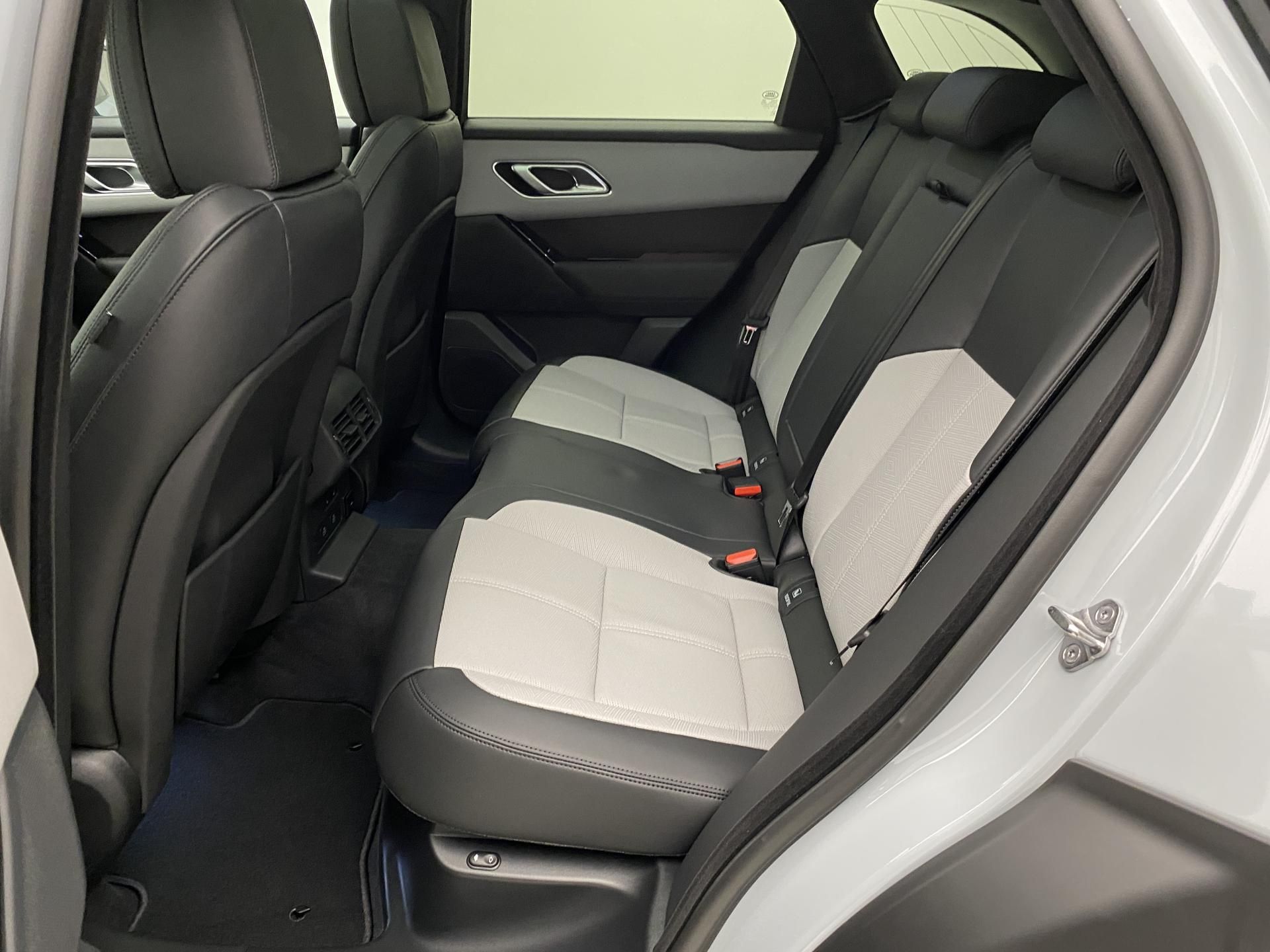 Land Rover Range Rover Velar, D300 AUTOBIOGRAPHY AWD - fotka 6