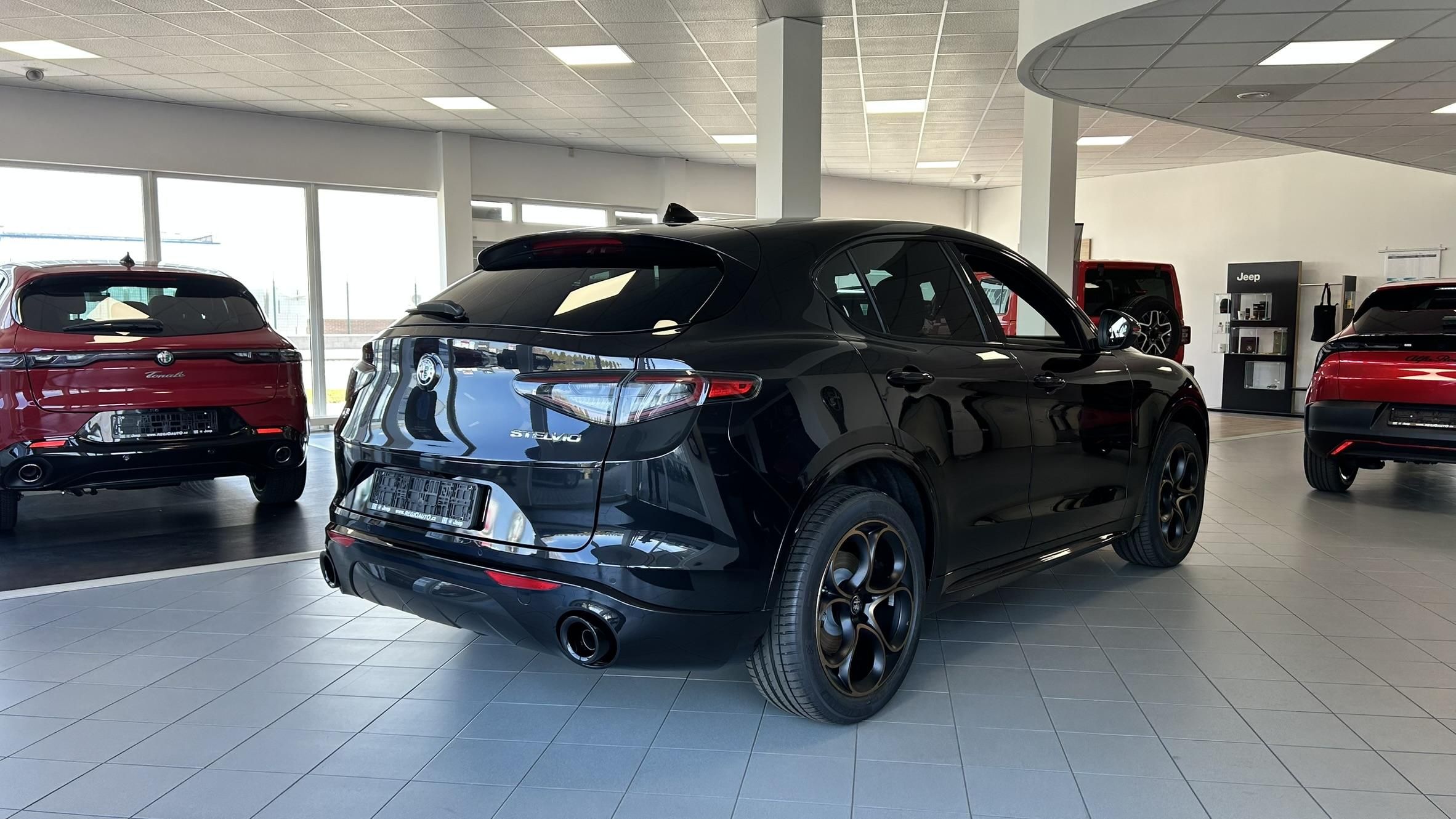 Alfa Romeo Stelvio, 2.0i 280k AWD Intensa - fotka 6