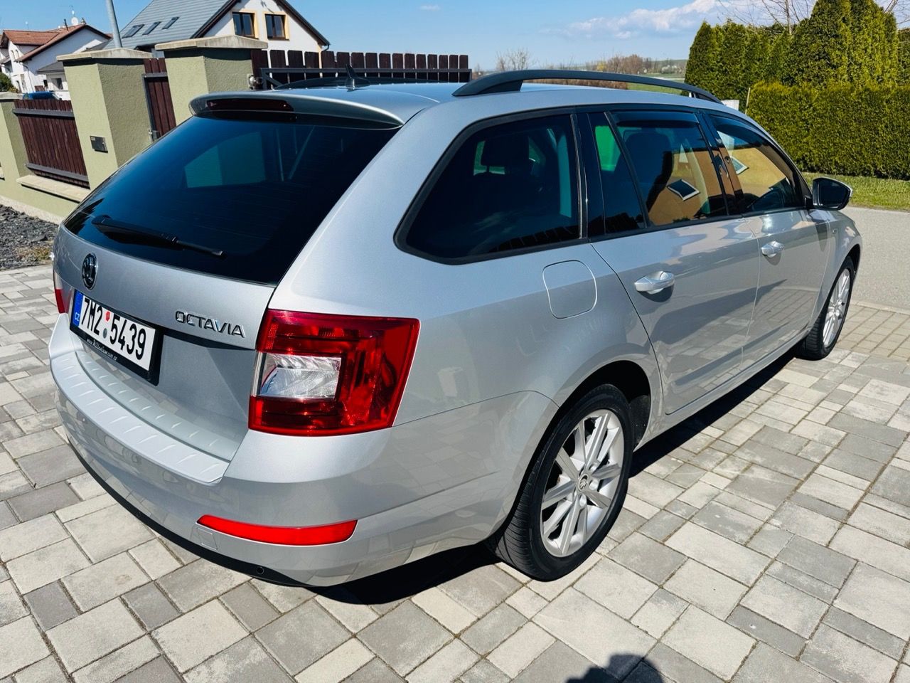 Škoda Octavia, Combi 1.2 TSi 81kW Edice JOY - fotka 3