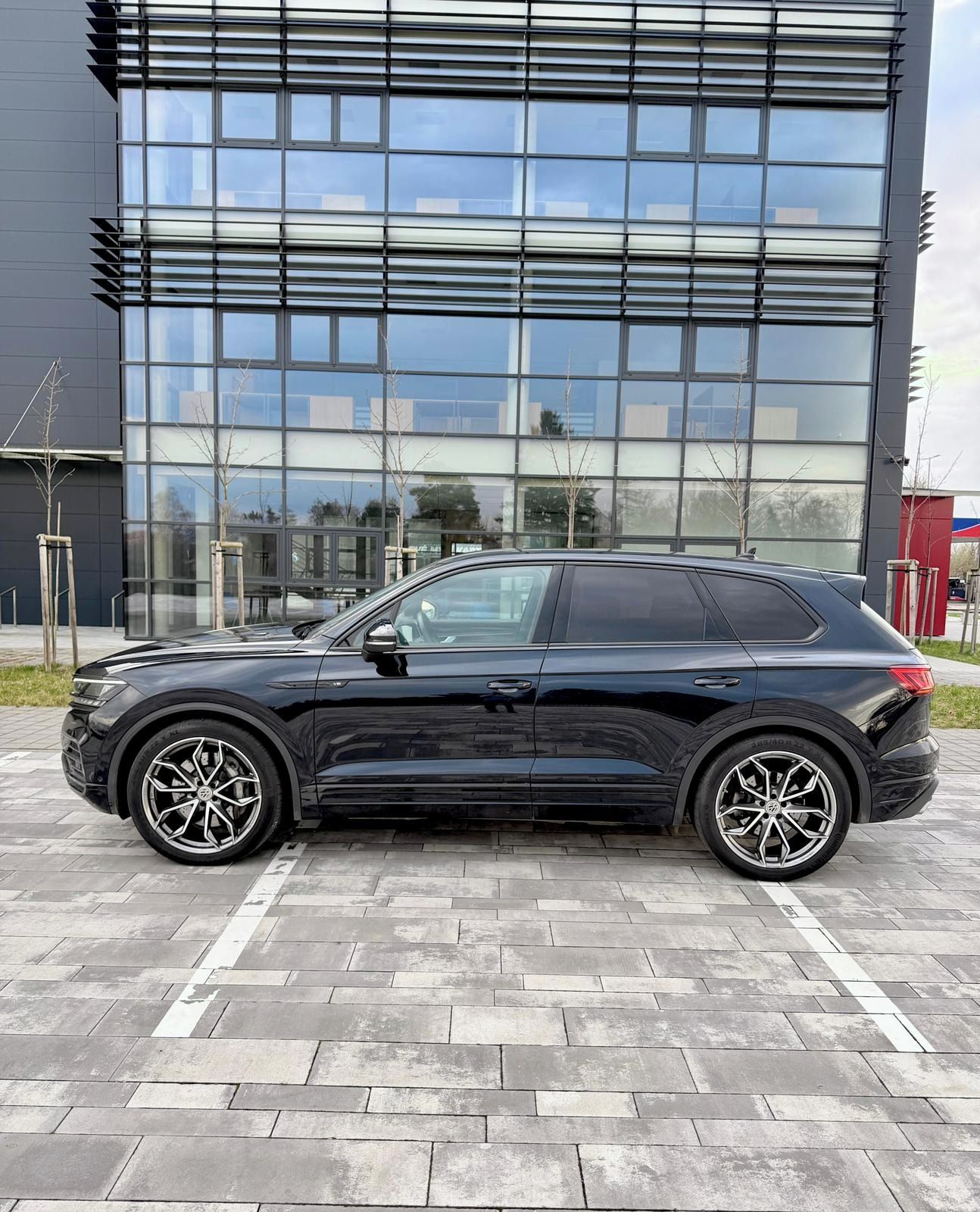 Volkswagen Touareg, 4.0 TDI V8 DPH - fotka 3
