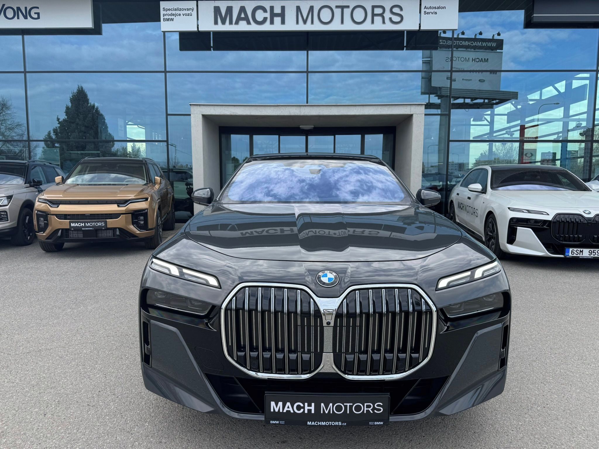 BMW Řada 7, 740d xDrive  TV TOP - fotka 4