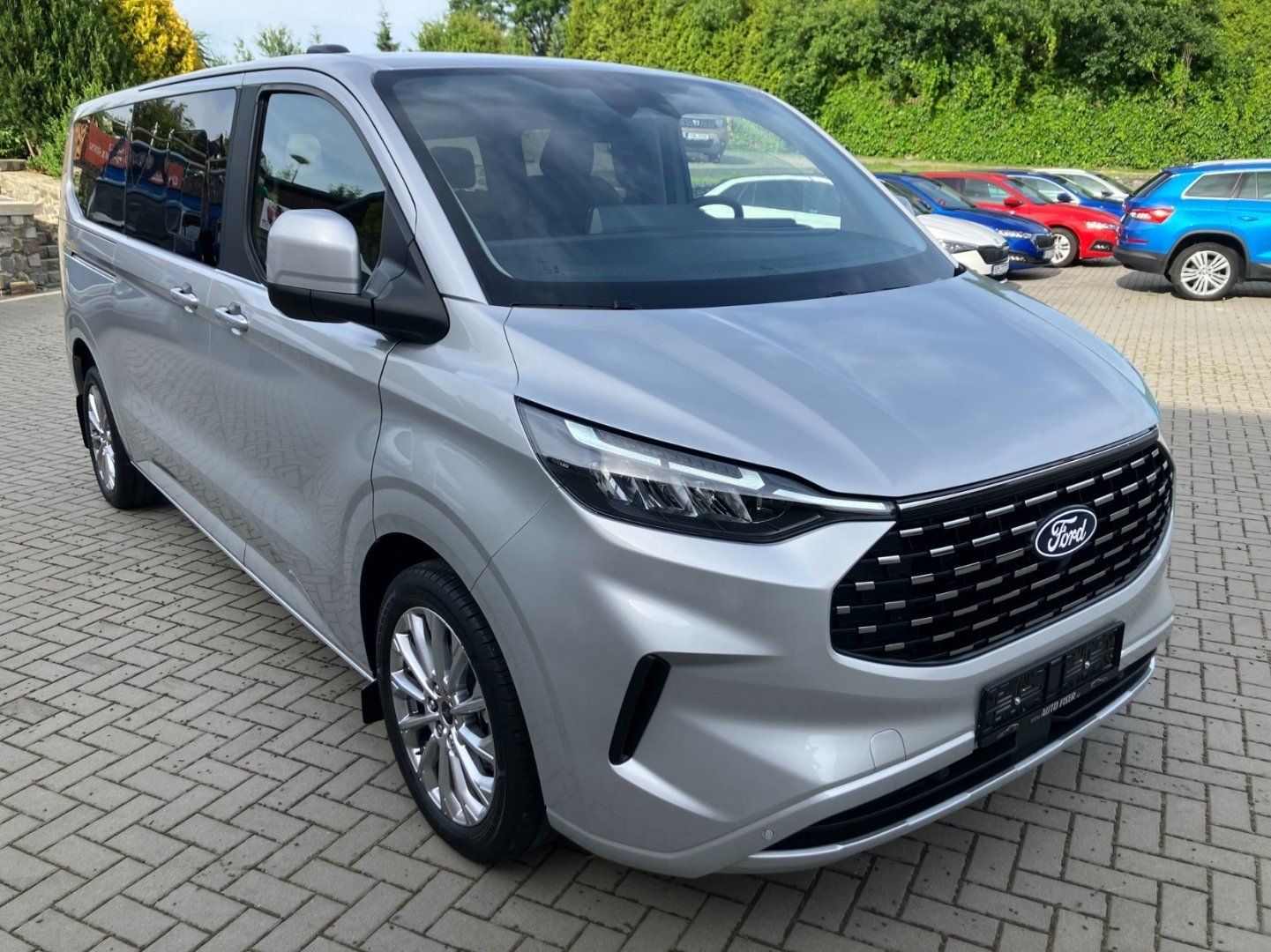 Ford Tourneo Custom, TITANIUM LONG 8-AT AWD - fotka 2