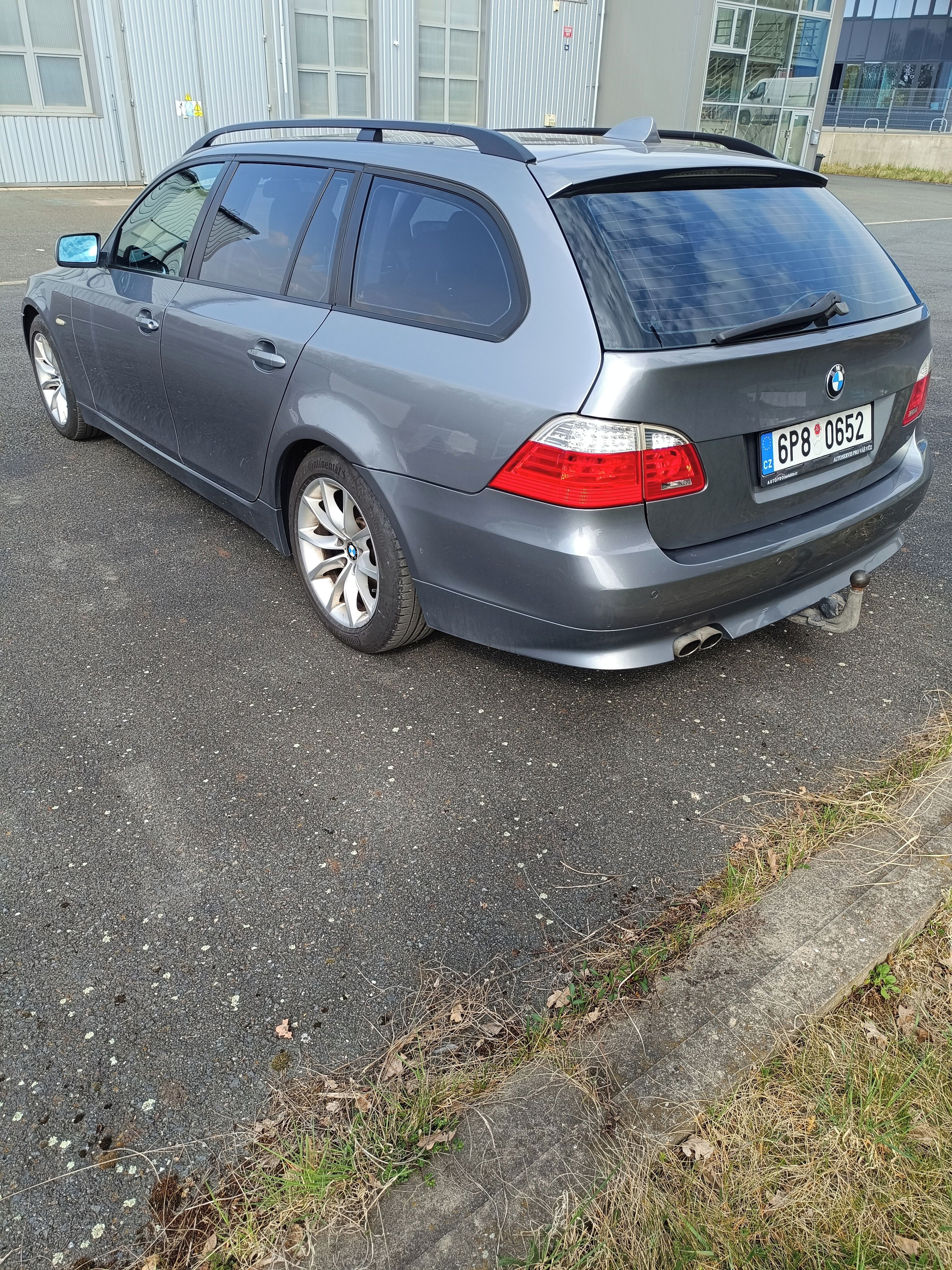 BMW Řada 5, BMW 525d Touring (E61), 145 kW - fotka 4