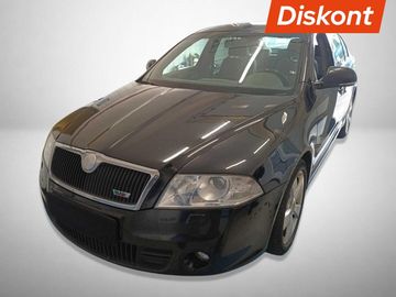 RS 2.0 TFSI, Automatická klima