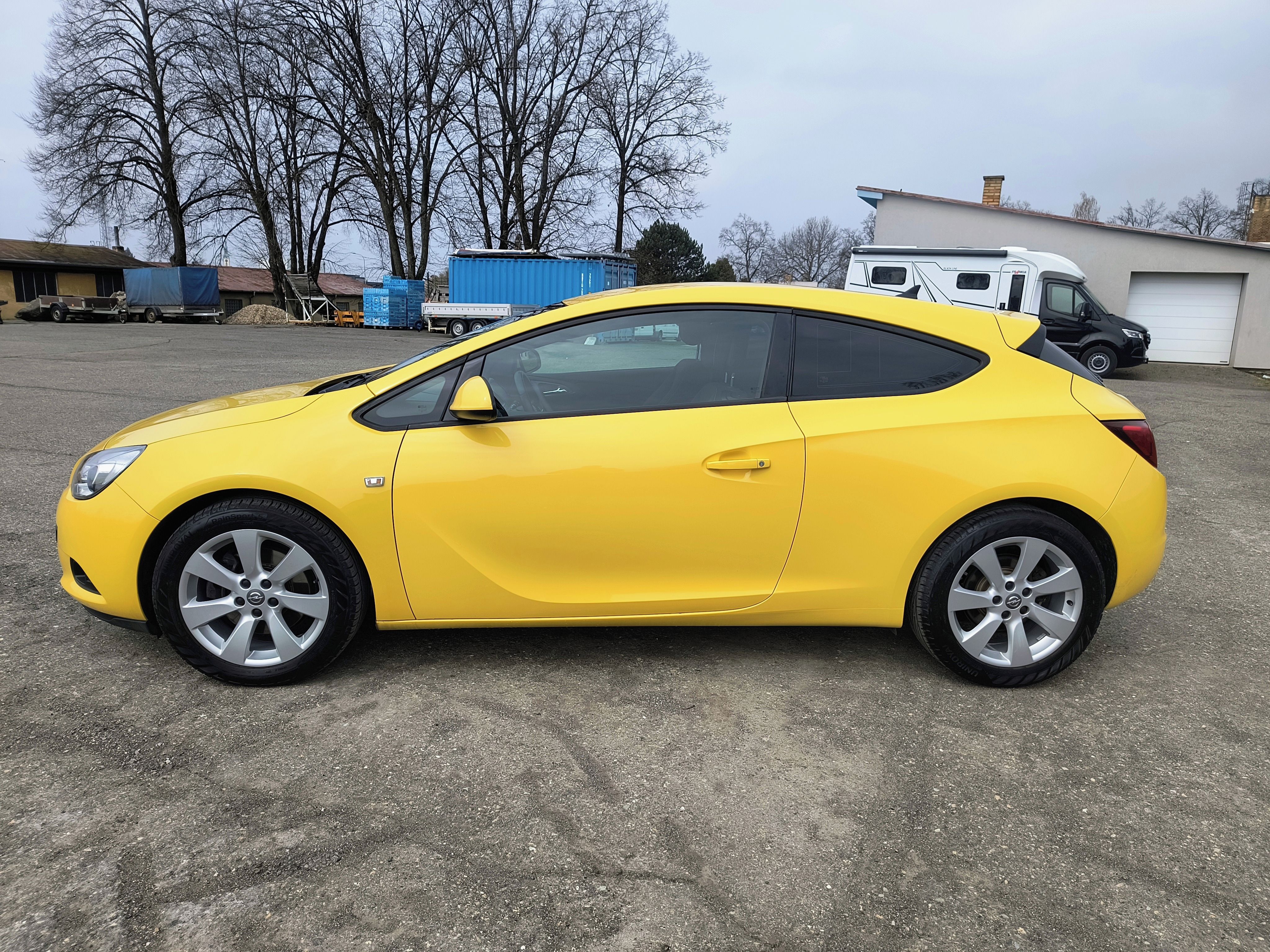 Opel Astra, GTC 1.6 Turbo 132kw - fotka 4