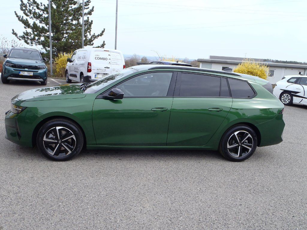 Opel Astra, ST Edition Hybrid 1.2 Turbo - fotka 5