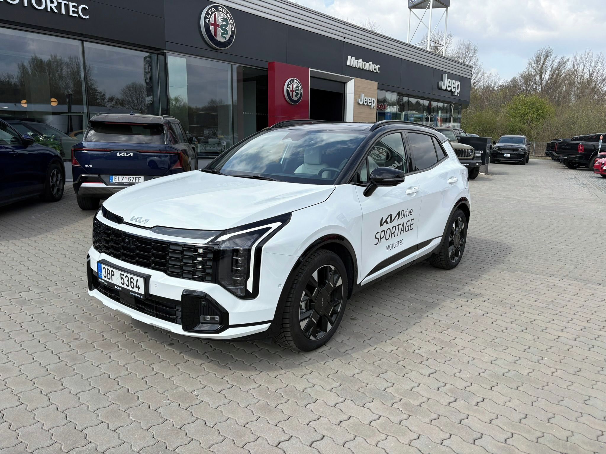 Kia Sportage, 1,6 T-GDi GPF 4x4 7DCT GT-LINE - fotka 3