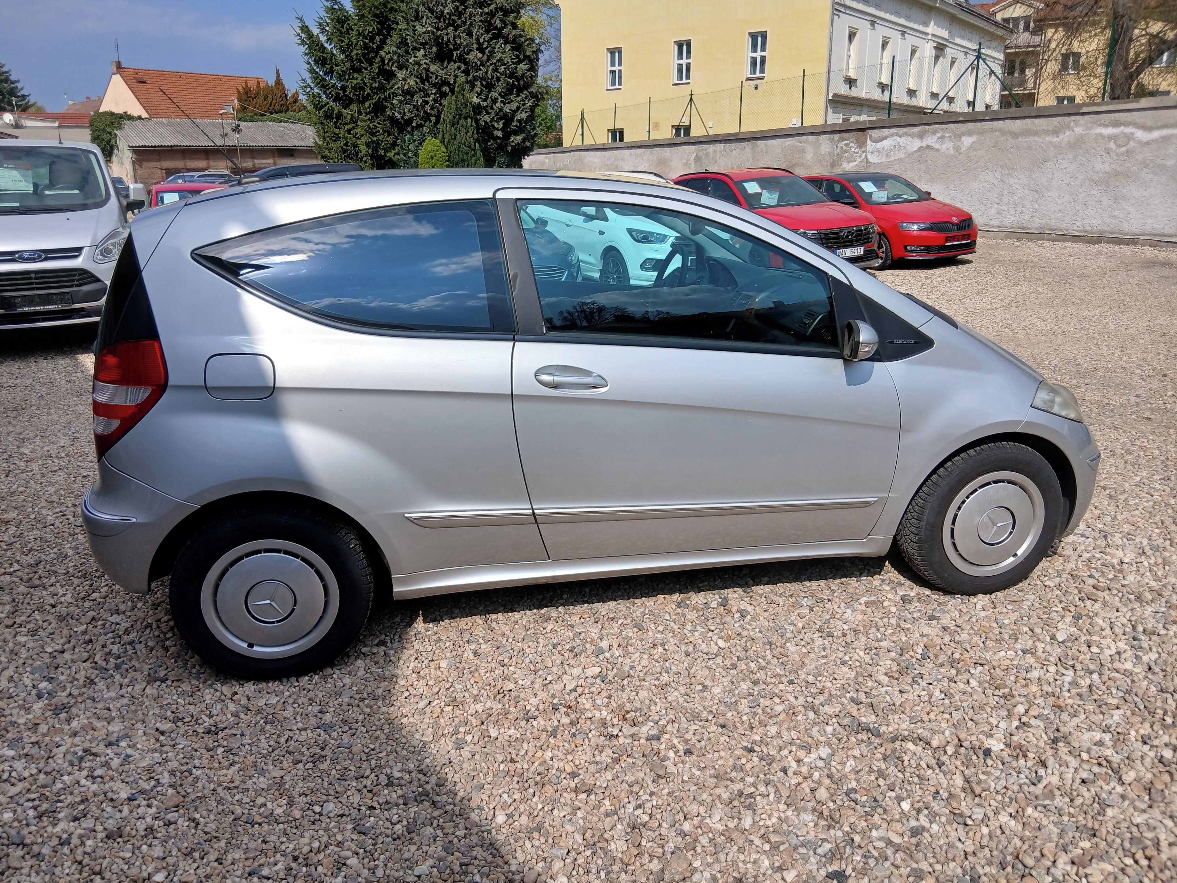 Mercedes-Benz Třídy A, A 150 1.5i 70KW - fotka 4