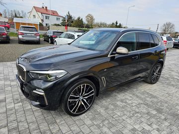 M50d, DPH, 1. majitel