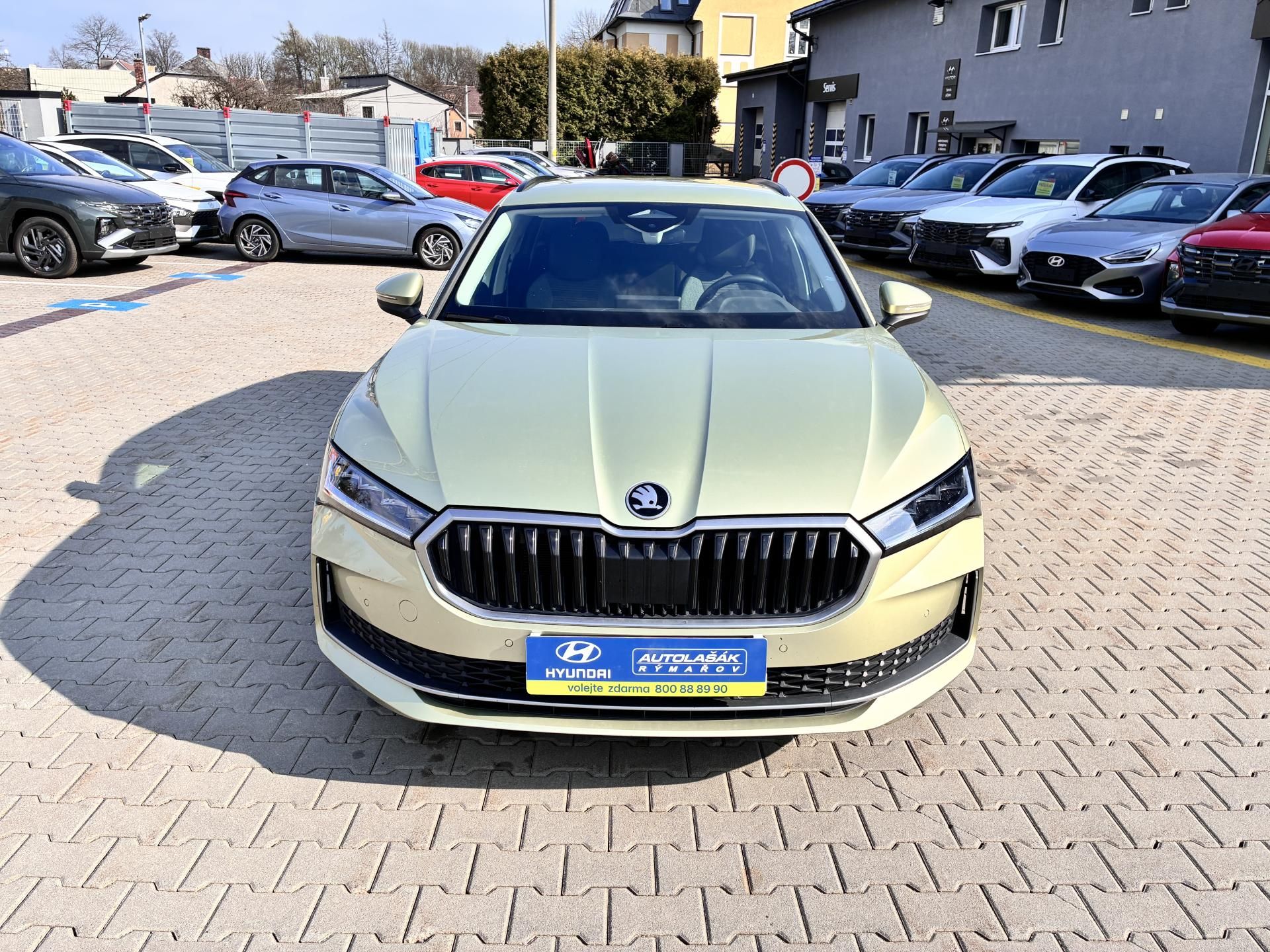 Škoda Superb, 110KW,SELECTION,DSG,TAŽNÉ,1.MA - fotka 2